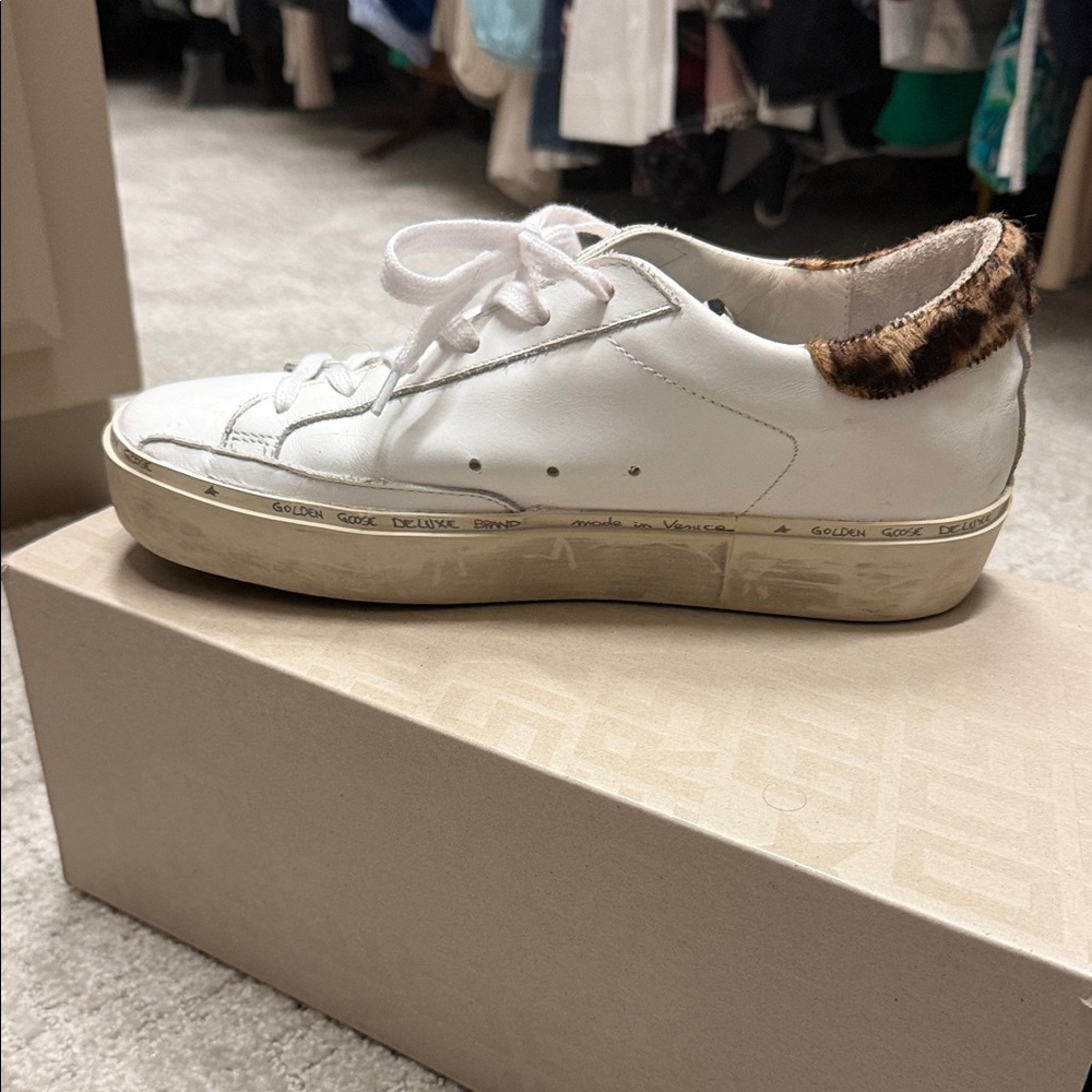 Golden Goose HI STAR with White and Black star sneakers - Picture 8 of 13